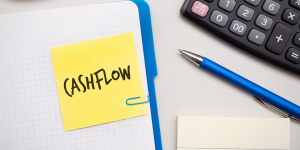 An image showing why small businesses have cash flow problems